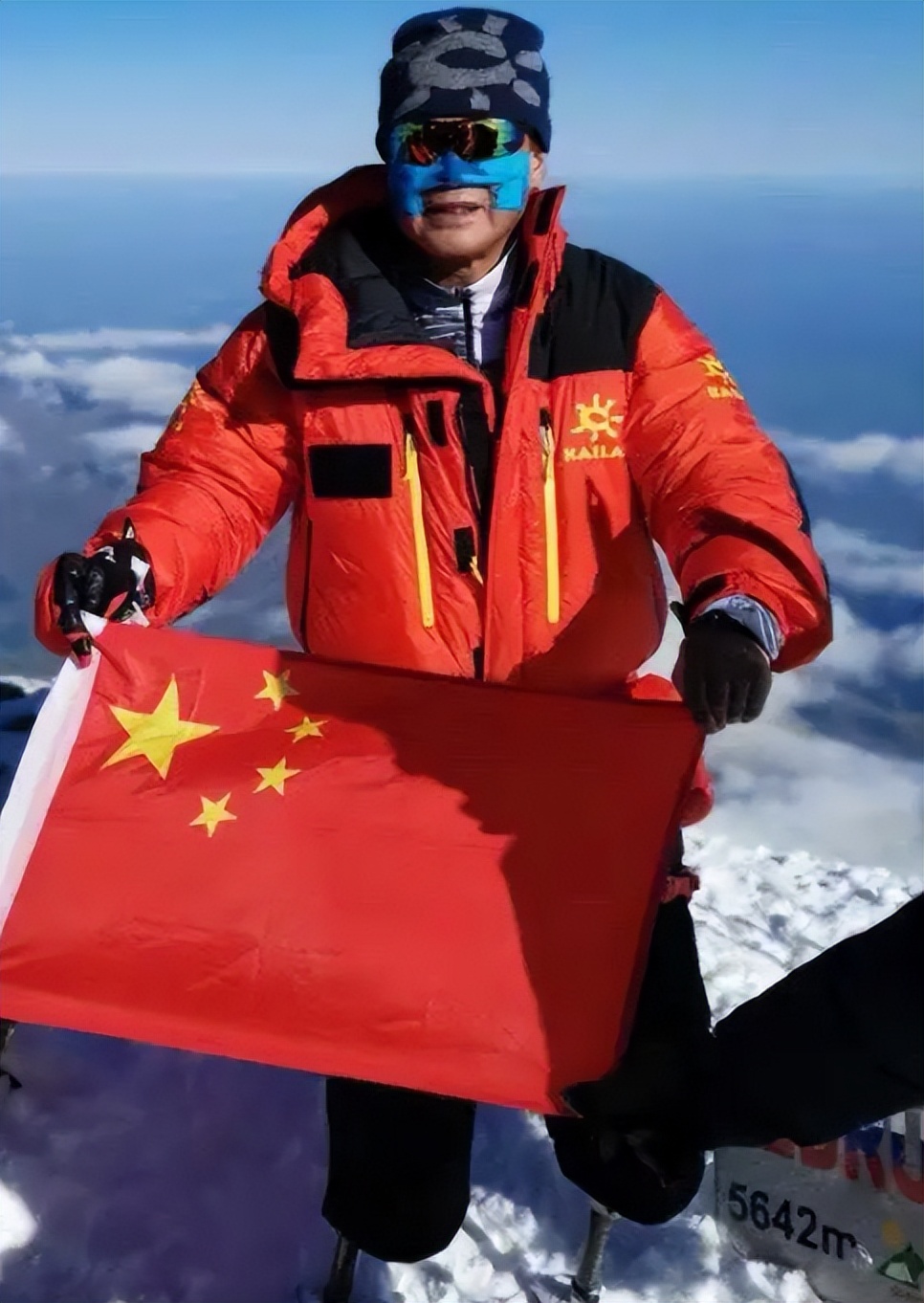 六旬大爷讲述因登珠峰失去双腿,无腿老人勇攀珠峰