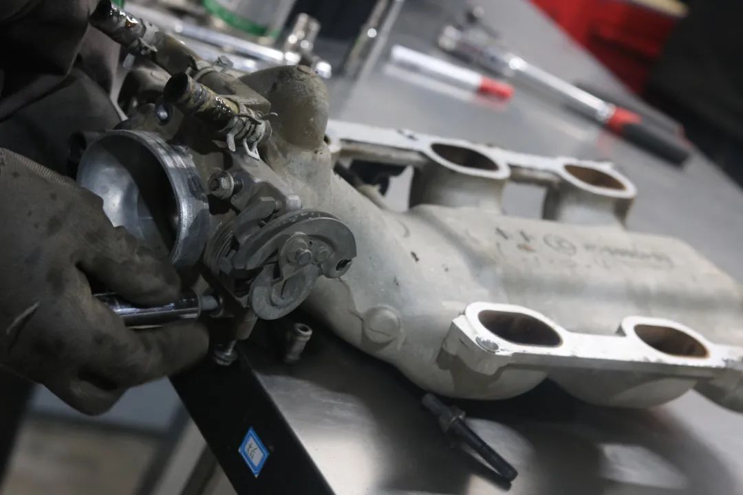 12款经典gl8车身翻新,怪兽修车老车翻新