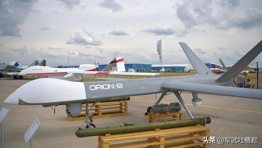 俄军温压弹燃烧弹齐上阵,俄军向乌军发射温压弹