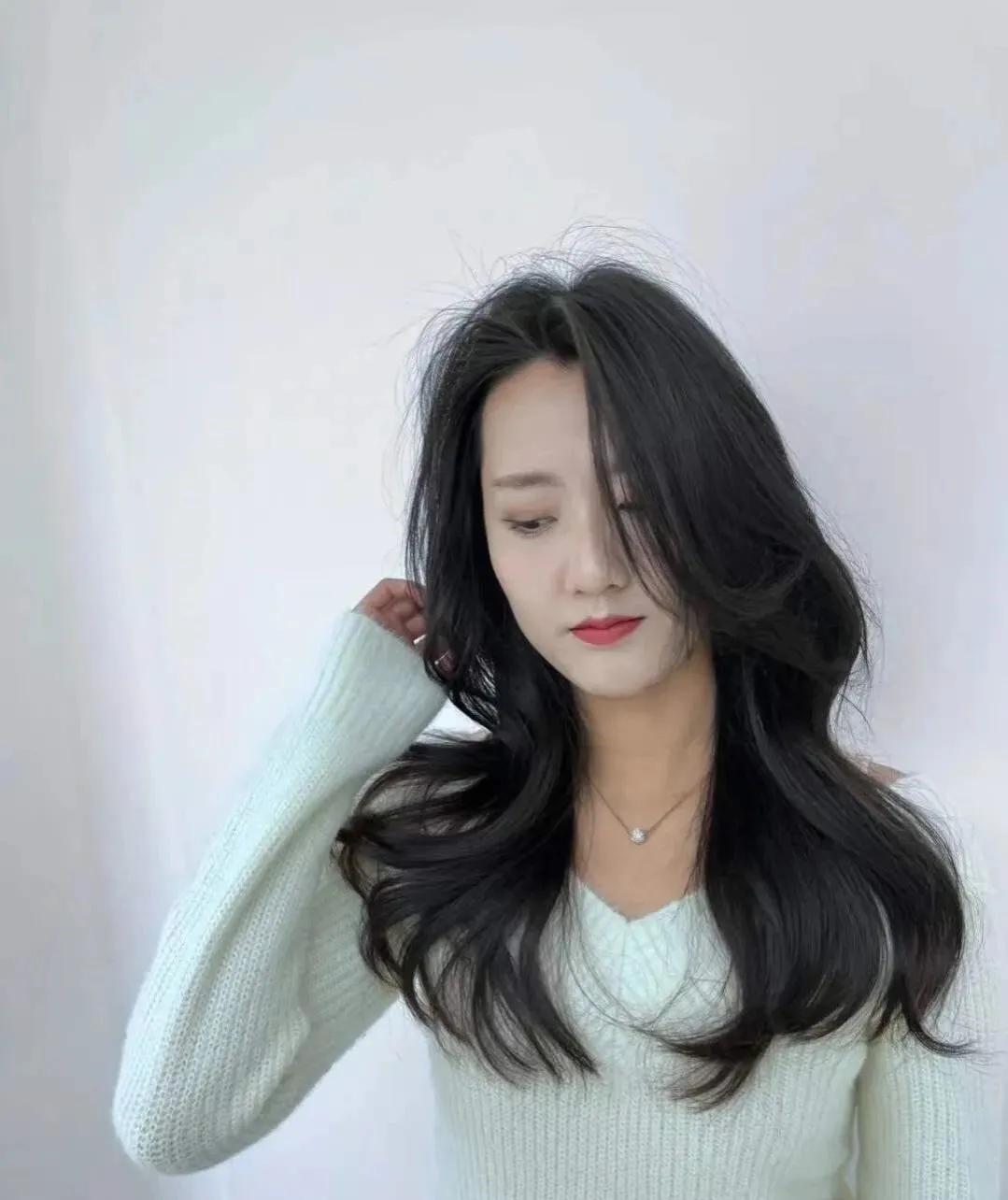 女生中长韩式浪漫气垫烫