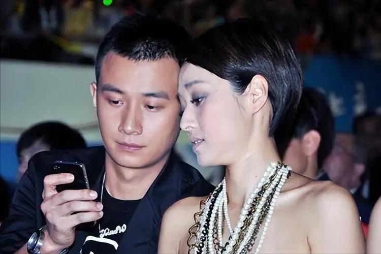 文章和女儿亮相机场最新,文章女儿爱马