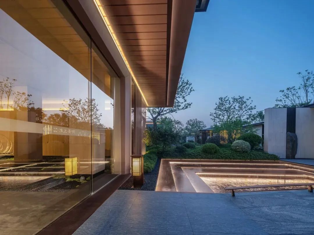 中营腾憬｜示范区如何通过玻璃做出亮点，设计+选材+施工工艺