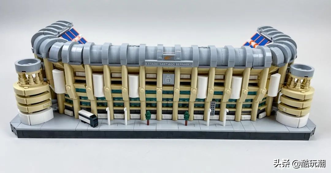 乐高10284诺坎普球场开箱,乐高皇家马德里球场