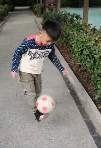 荣哥品牌鞋,顶级球鞋推荐足球鞋