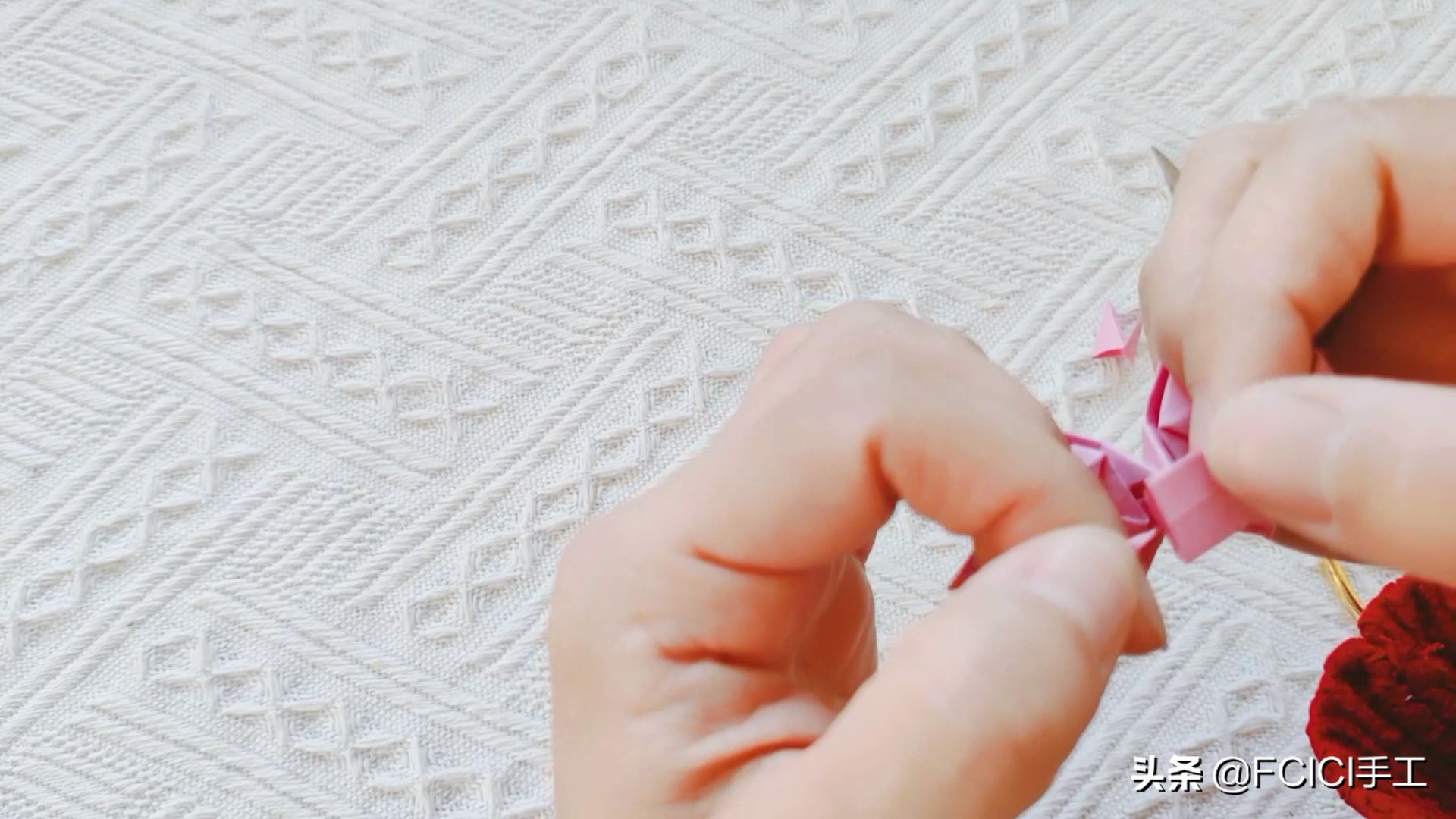 蝴蝶折纸戒指网红款,蝴蝶戒指折纸超简单教程