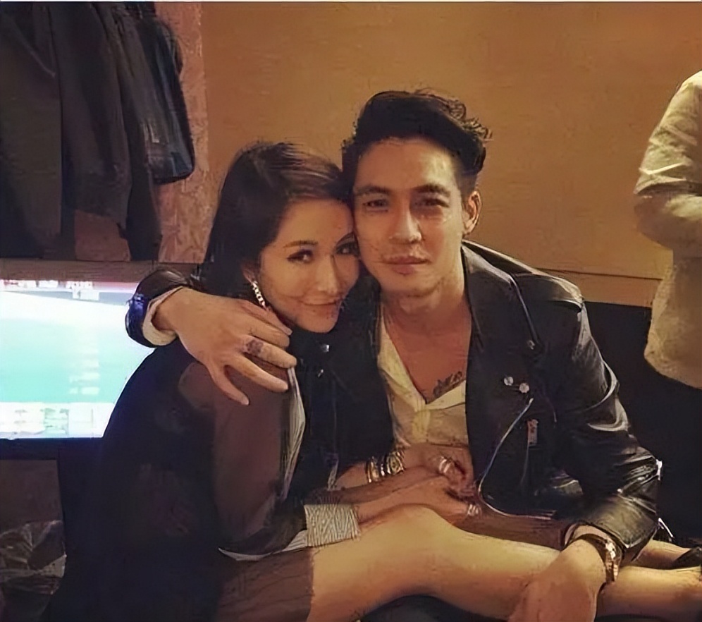 43岁萧亚轩,萧亚轩40岁换18个男友