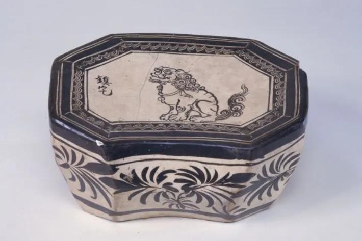 涓浗闀囧浗鐡峰櫒,涔濅欢闀囧浗鏂囩墿