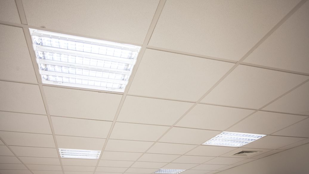 越来越多人做全铝柜子了,大面积铝扣板吊顶全过程详解