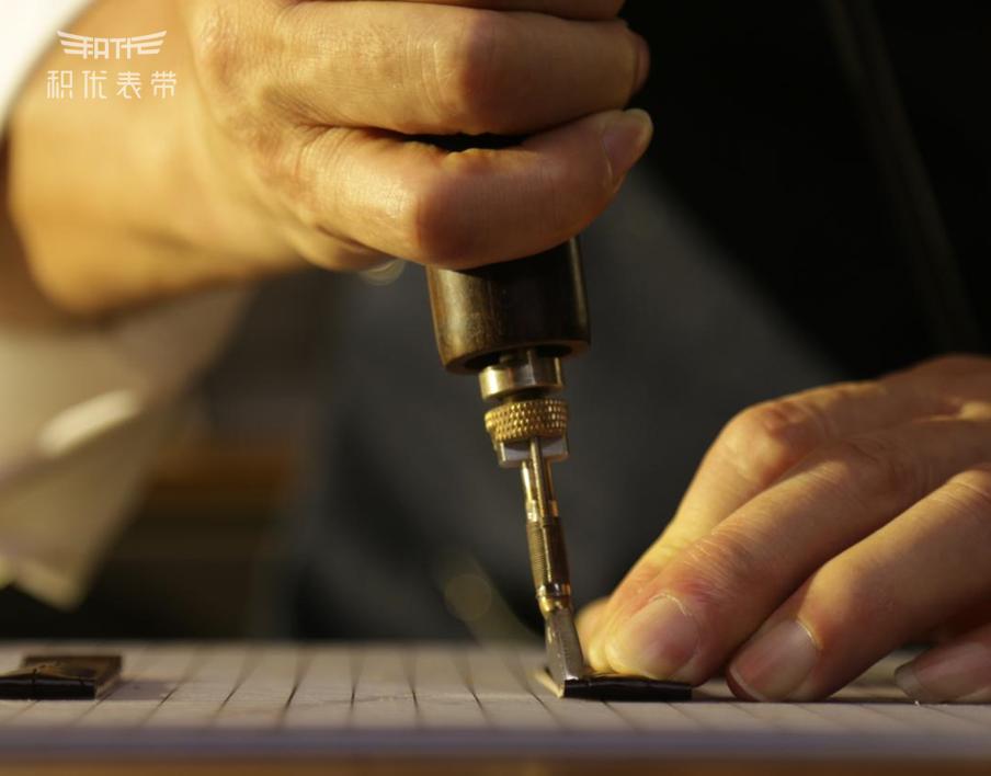 鳄鱼皮表带双面的好还是单面的好,你所不知道的鳄鱼皮表带