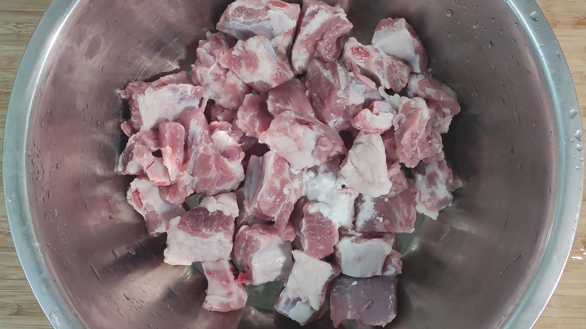 排骨做法不要糖,做粉蒸排骨排骨需要焯水去血水吗