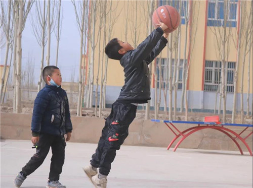 为中国足球梦想助力,为农村孩子筑梦爱心公益活动