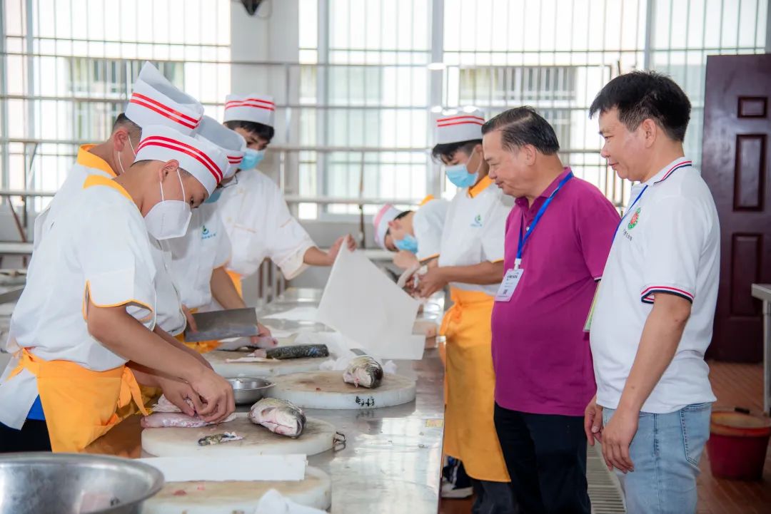 做鱼生也能考证!84人将获广西首批“横县鱼生制作”专项职业能力证书