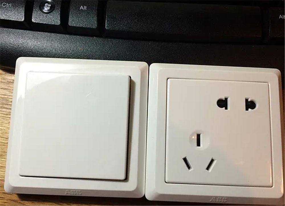 实体店装修和网购装修哪个便宜,新房装修购买的东西