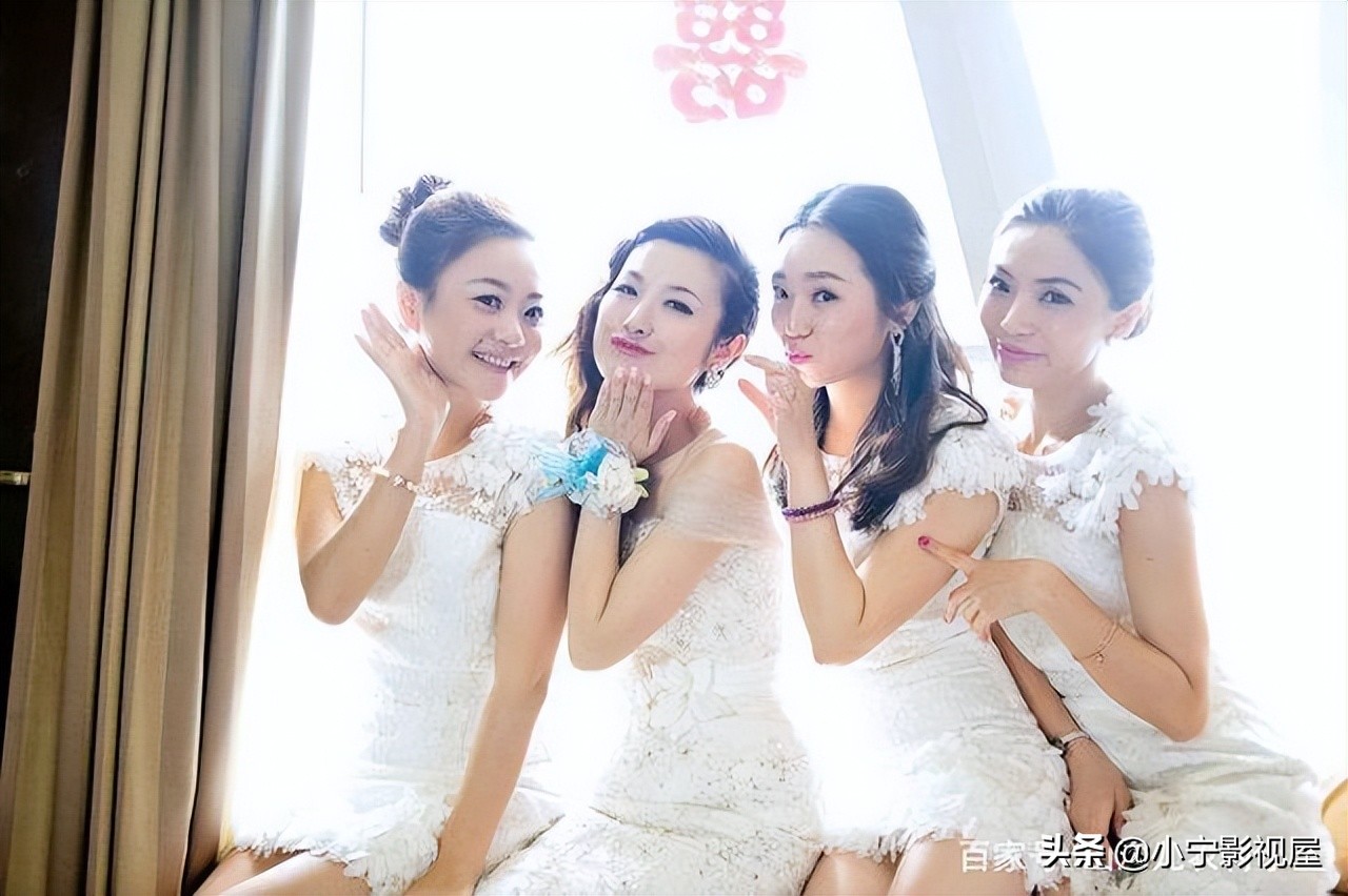 为什么现在有些地方婚礼上伴娘带防身“*器武**”?