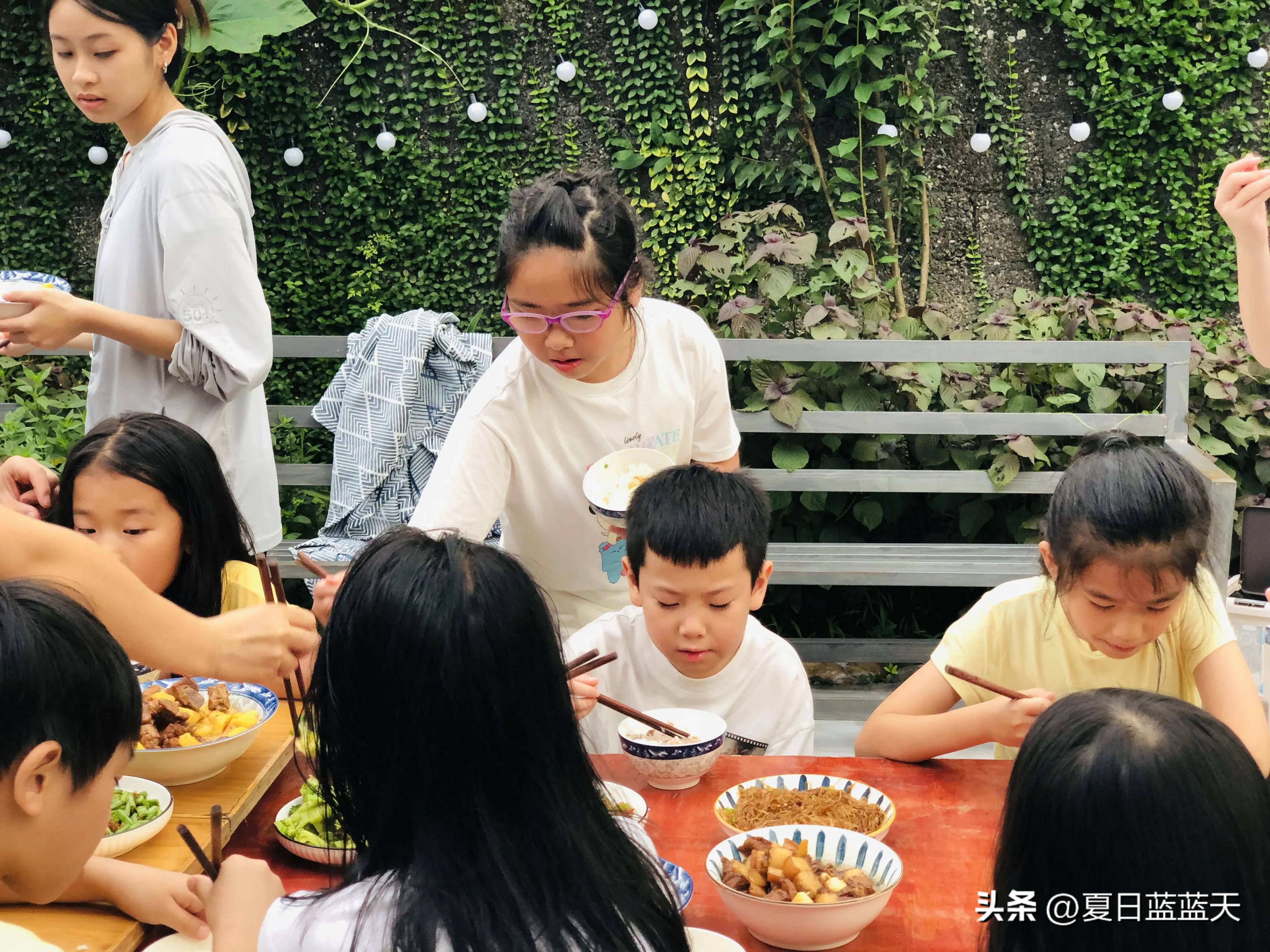 第一次离开家，离开被照顾，会怎么样呢？