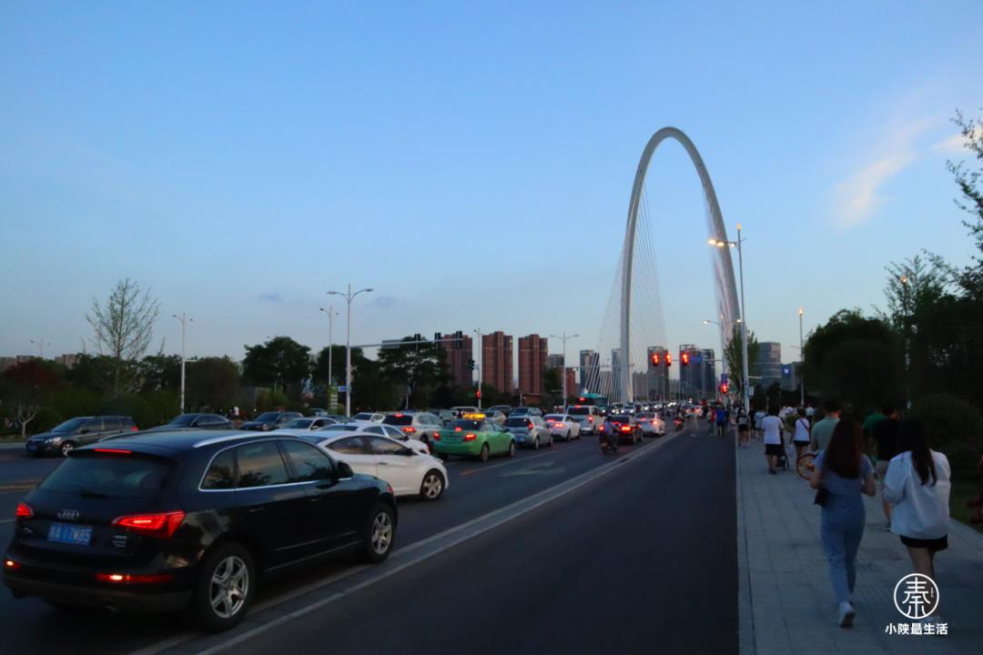 夜游西安“后海”黄金水道，好看是好看，就是有点贵