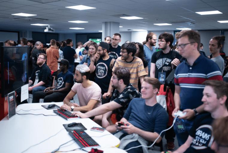 网络游戏外挂涉嫌多种违法,破特大非法经营网络游戏案