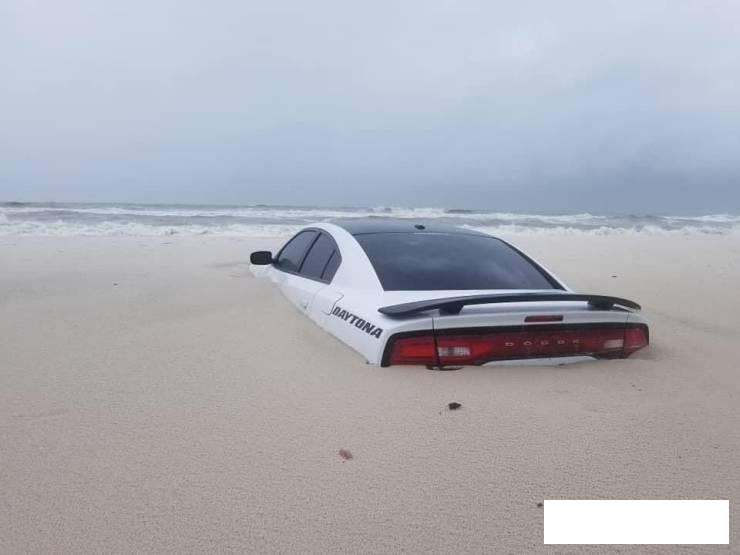 轻松一刻：这样的破电脑，收废品的竟然出价500块钱收，真是疯了