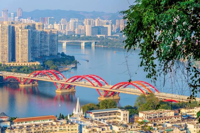 27岁放弃深圳高薪工作回老家,小伙放弃城市月薪过万工作来柳州