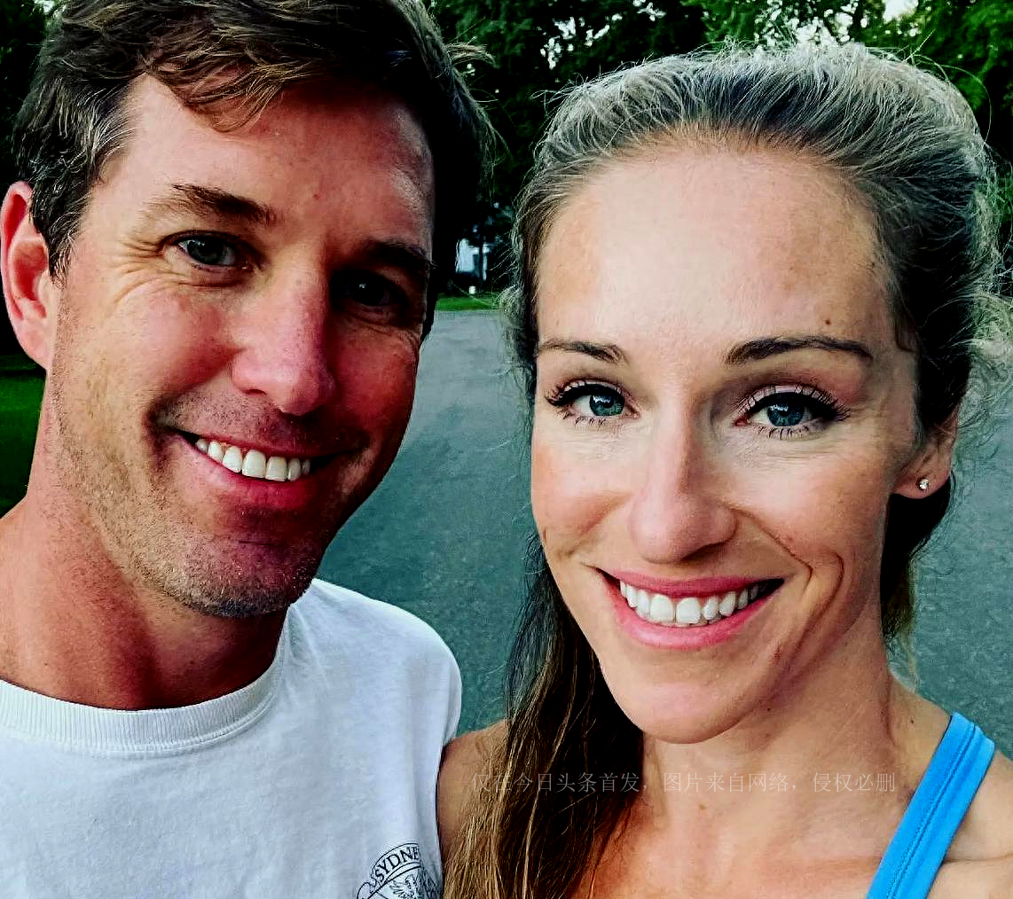 为了募资*光脱**光？美议员候选人“*爱性**直播”求打赏，做法引发争议