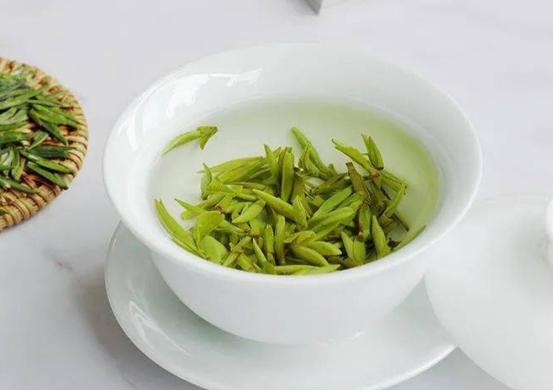 泡茶泡的水用热水还是温水,泡茶是冷水泡还是热水泡