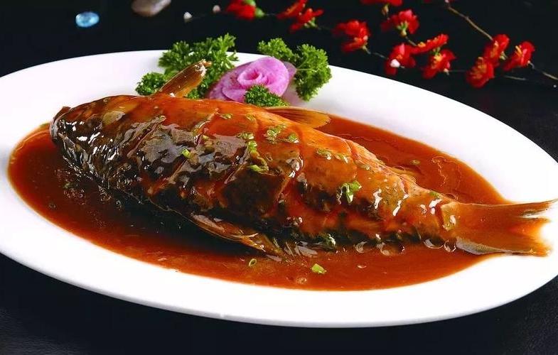 味道鲜美的草鱼做法多种多样，探寻地域特色口感与吃法