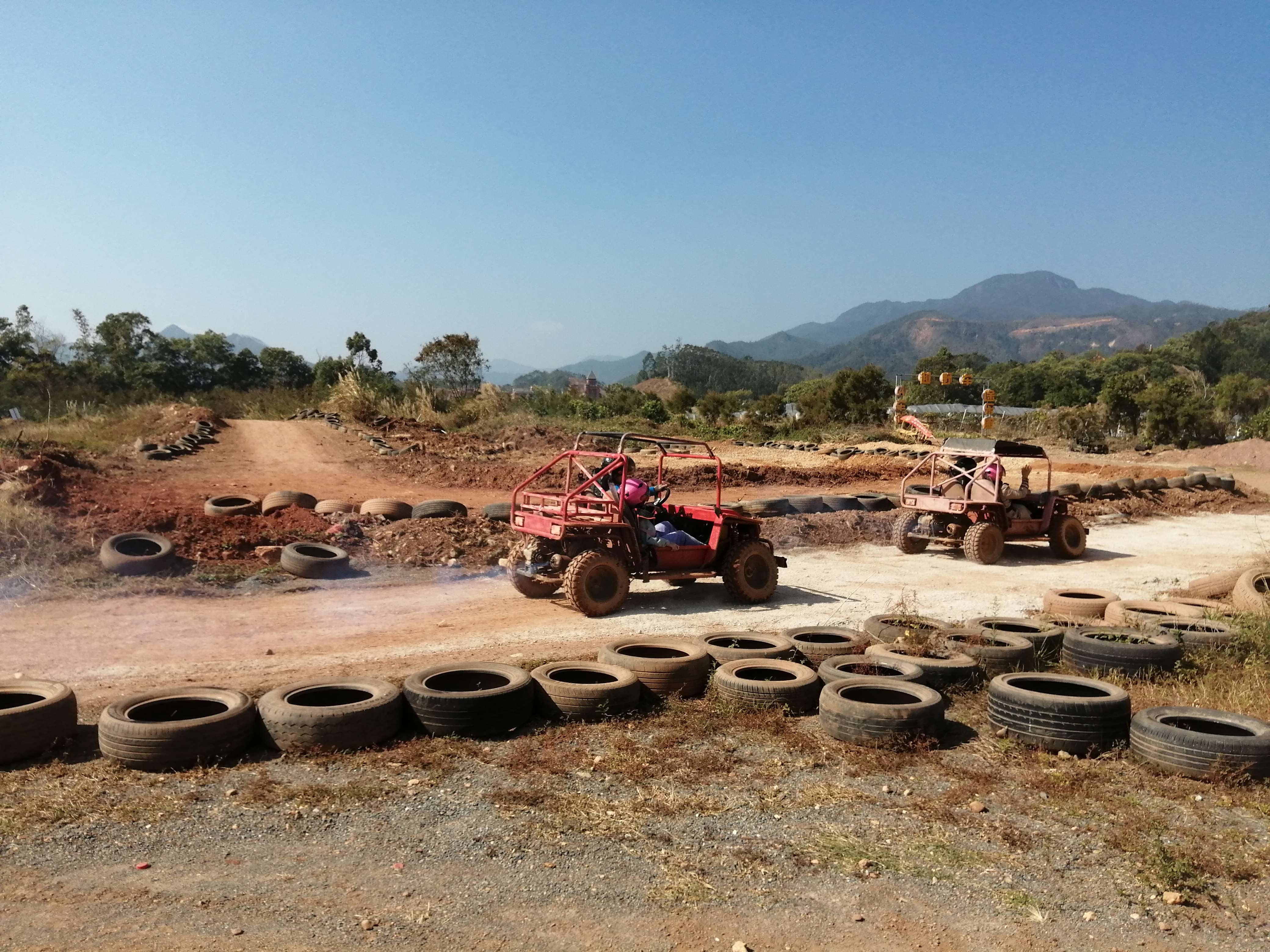 客天下(四):客天下田园花海CS战场山地车小朋友玩得乐不思蜀