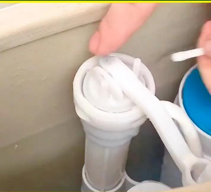 马桶有问题去哪找人修理,马桶反水怎么解决小妙招