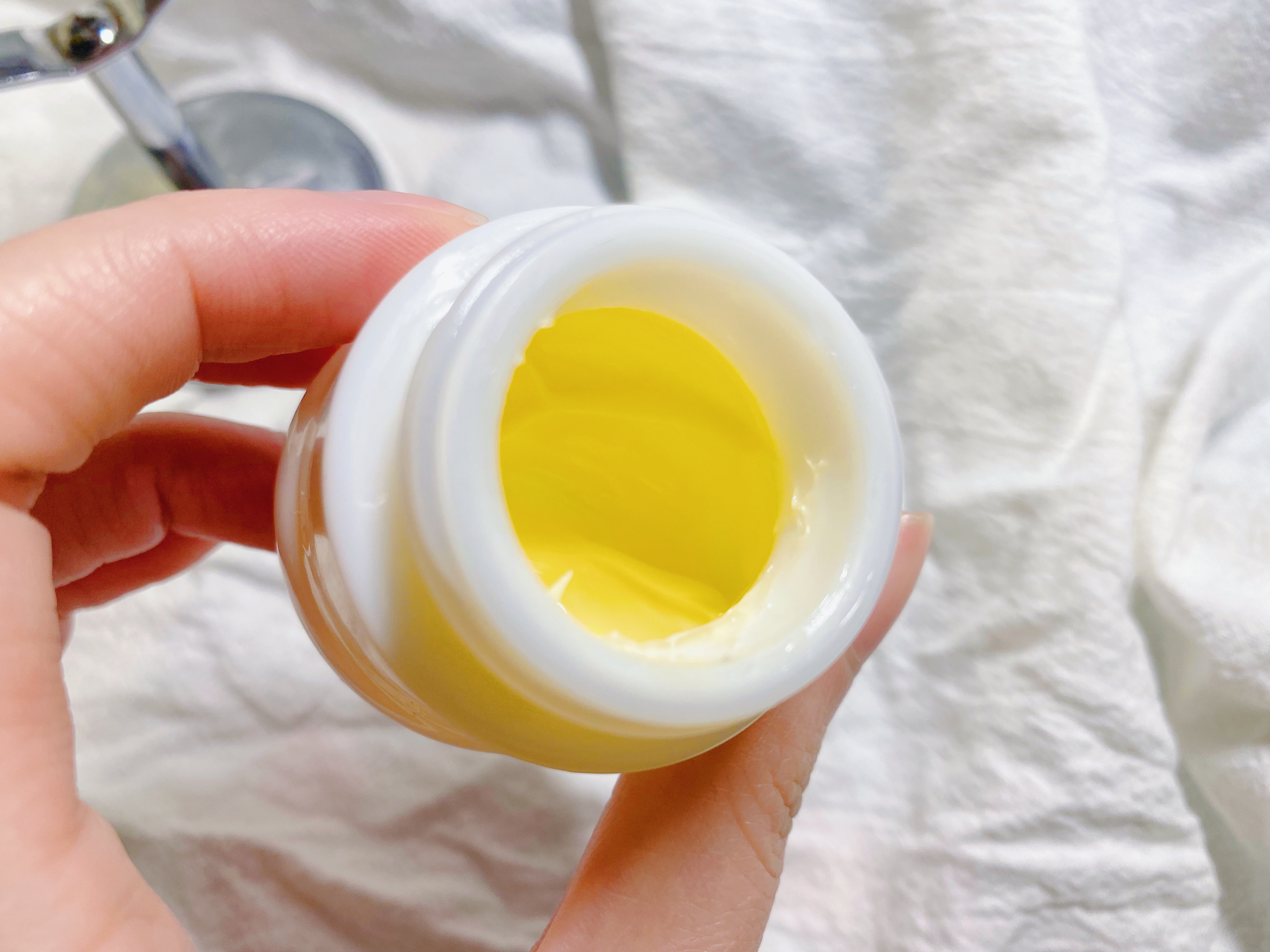 皮肤较油面霜老牌国货,肤色暗沉发黄用面霜有用吗