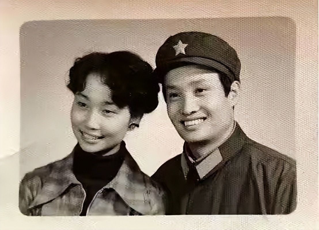 60岁阎维文全家近照呵护患癌妻子,歌唱家阎维文女婿是谁