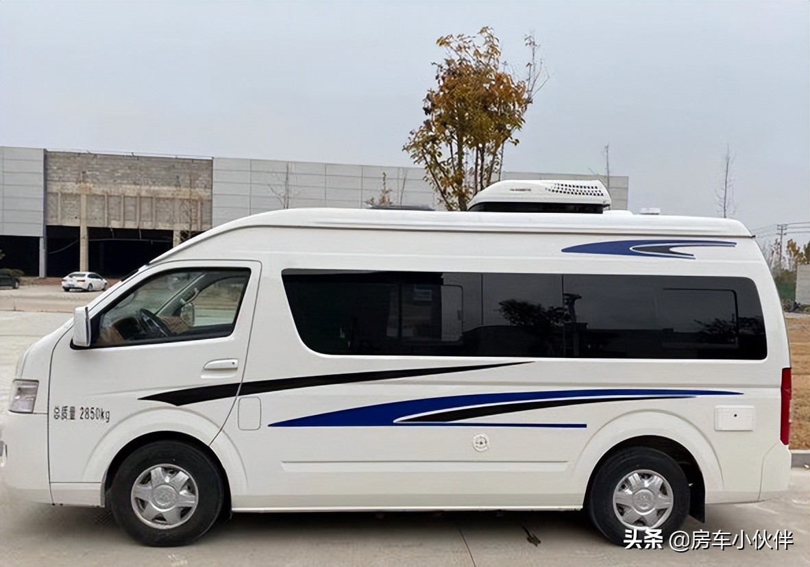 福特房车对比上汽大通原厂房车,高级福特房车改装案例