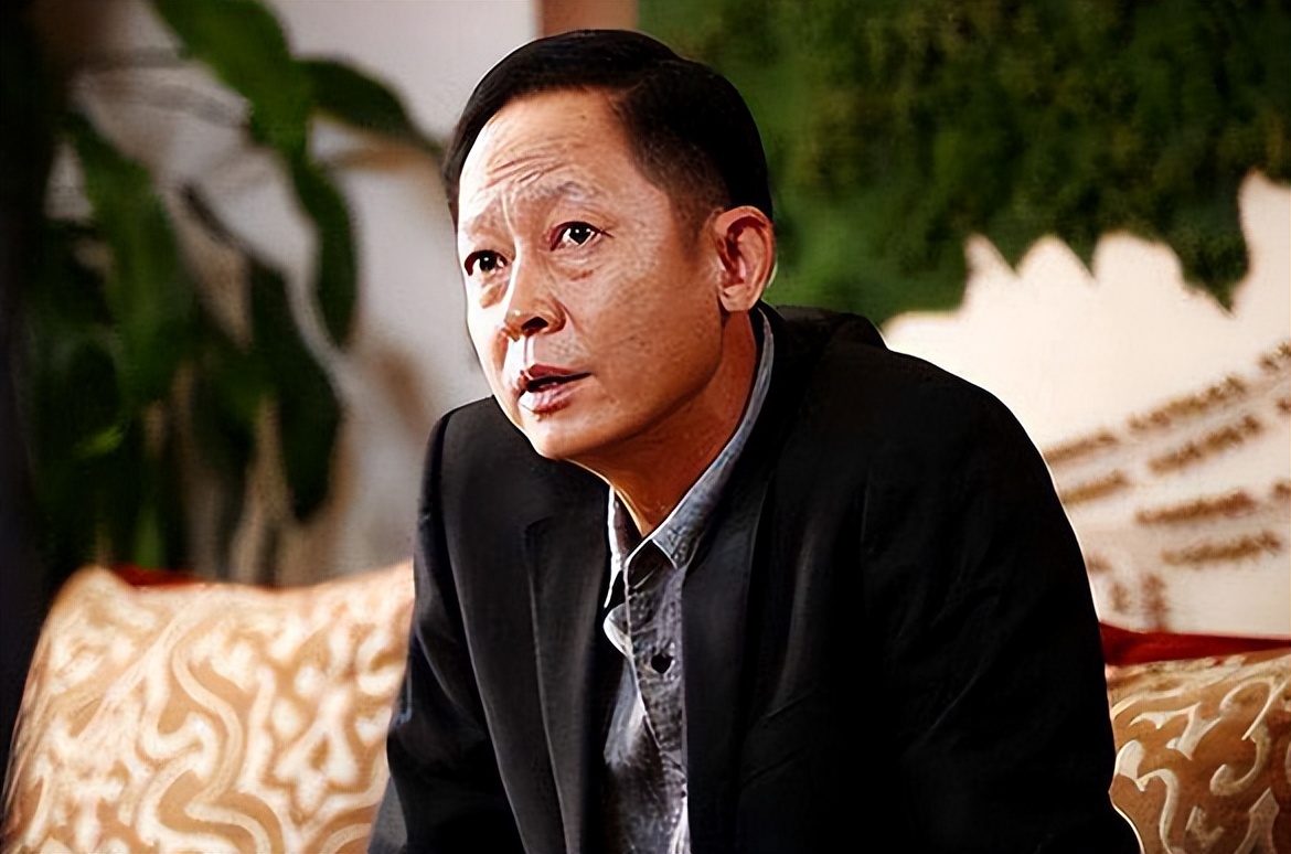 刘嘉玲遭绑架，王志文险被封杀，2000年的娱乐圈一瓜接一瓜！