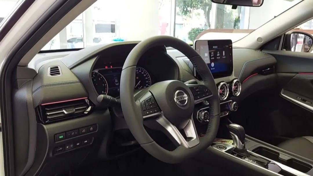 2018日产轩逸好还是丰田卡罗拉好,新一代丰田卡罗拉和轩逸怎么选