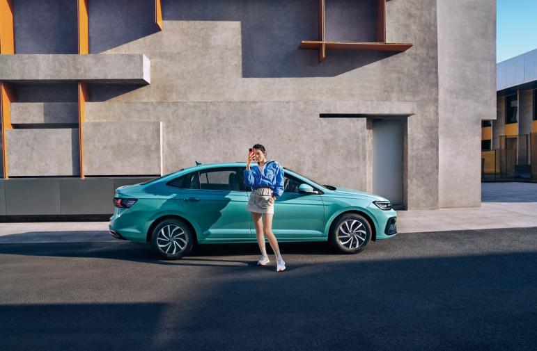 轩逸2022款和朗逸2022款选哪个好,德系车朗逸哪款好看点实用