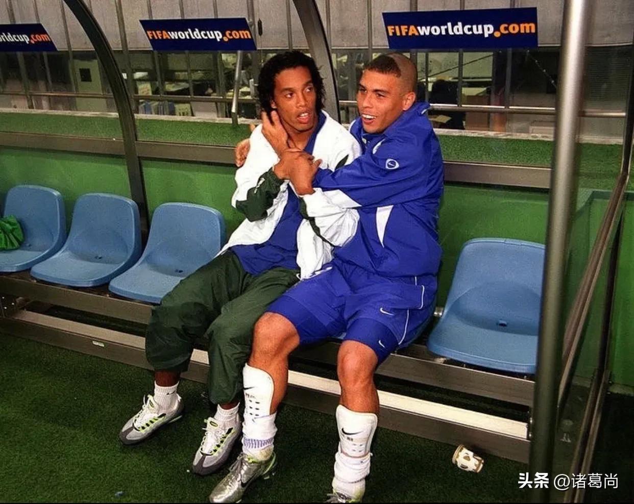 唯一全勤参加22届世界杯，桑巴军团的百年球服变更