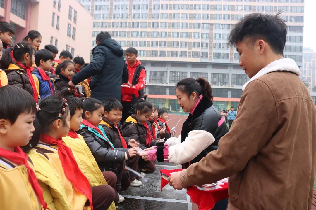 双减政策下的小学体育活动美篇,双减后孩子们拥有了快乐时光