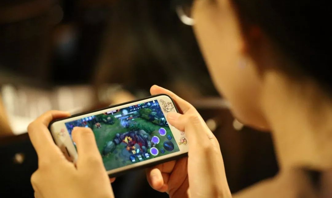 农夫山泉营销策划经典案例看法,农夫山泉天然矿泉水营销策略分析