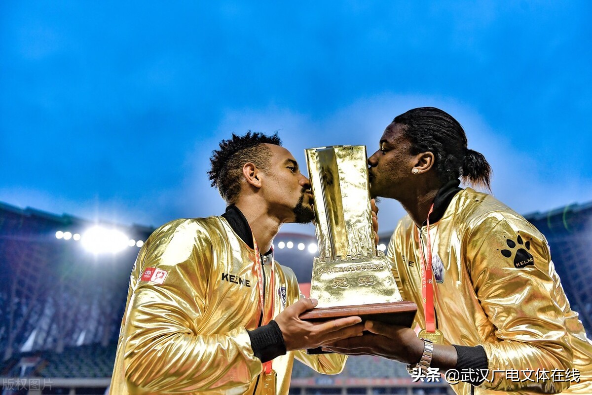 球迷：武汉“中超德比”名字易混淆市足协：武汉队沿用现名称