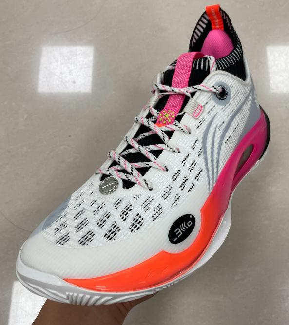 李宁新品！JB1代联名配色曝光，韦德幻影4被指抄袭，空袭9代崛起