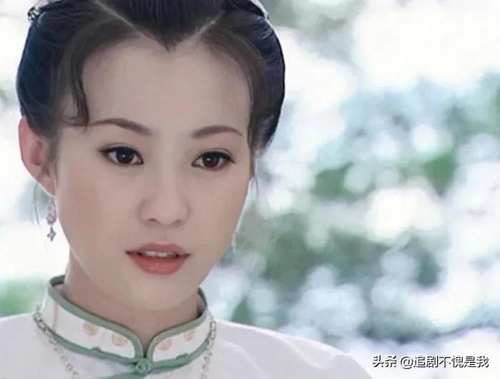 因眼睛生的太好看，试戏时被导演问是否戴了美瞳，天生自带的灵气