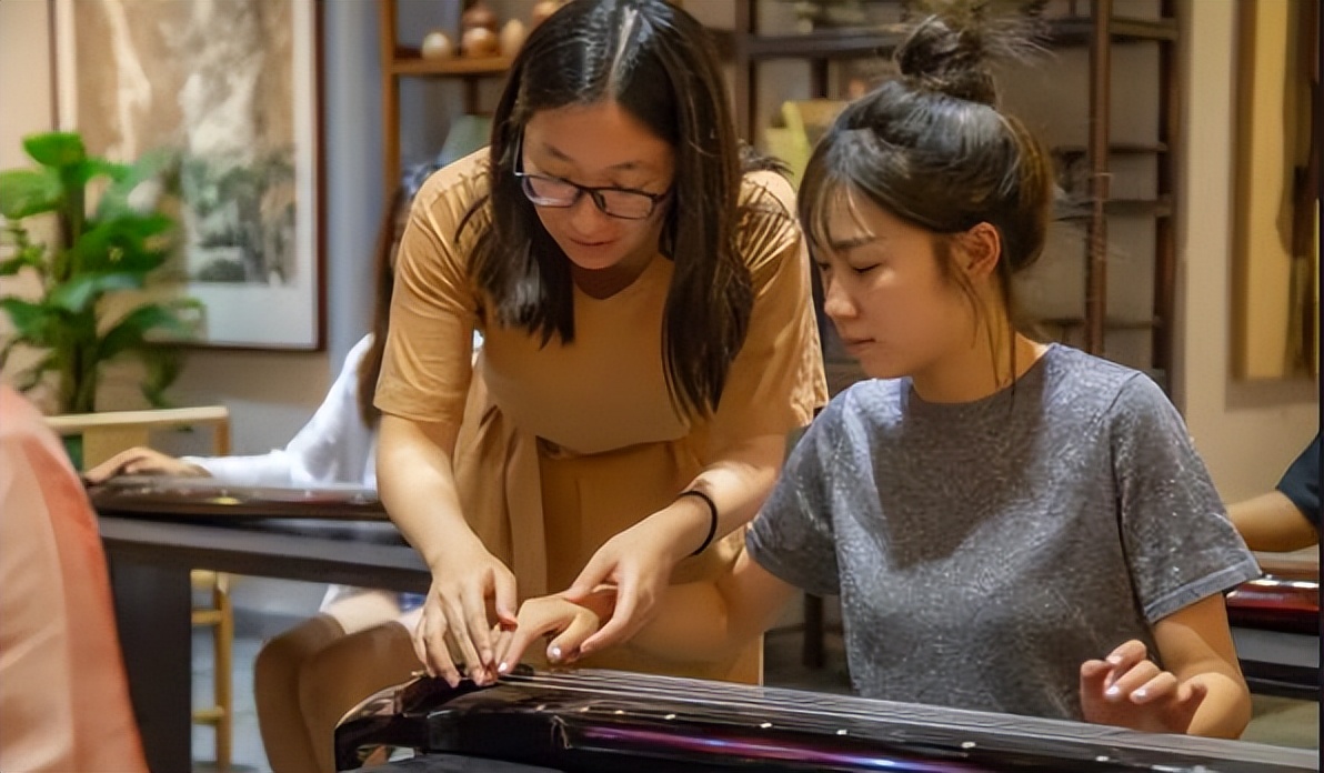 学校回应高考生被烤鱼专业录取,辟谣学生被烤鱼专业录取