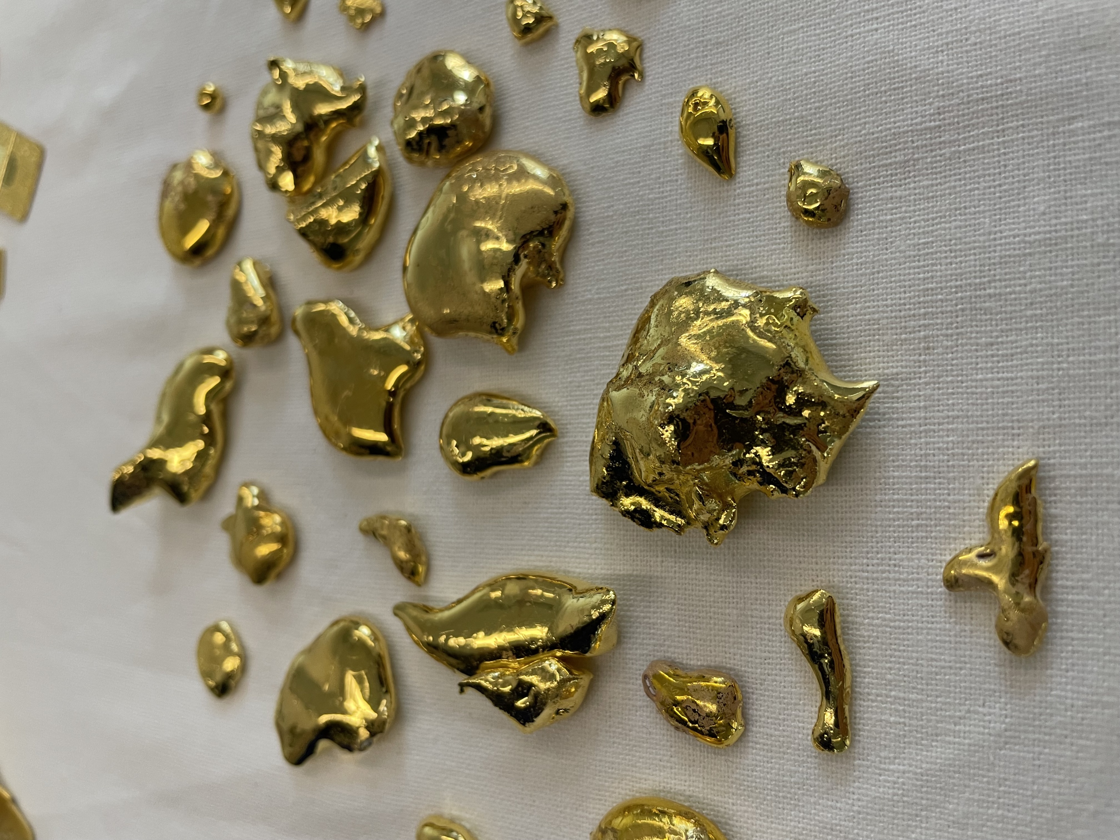 太空掉下来的黄金属于自己吗,天上掉黄金视频