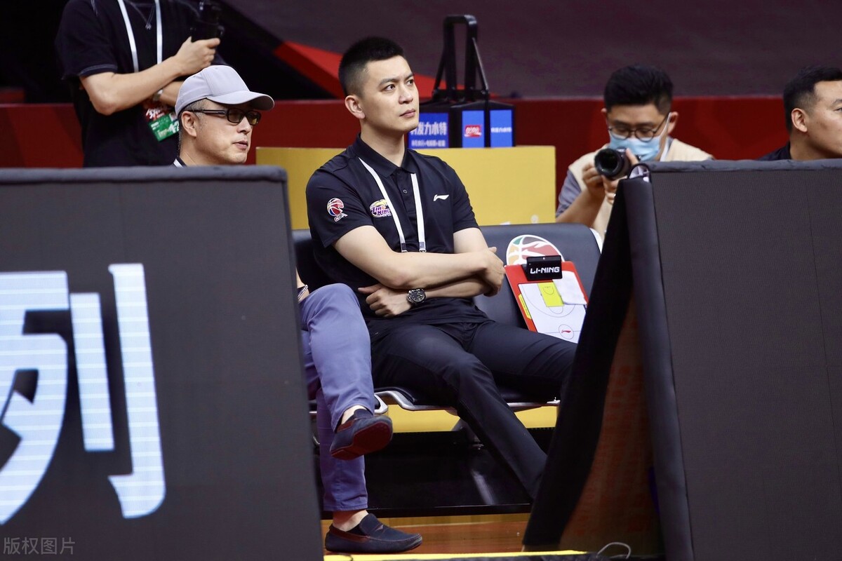 首钢官宣解立彬暂离帅位,解立彬担任北京首钢主帅