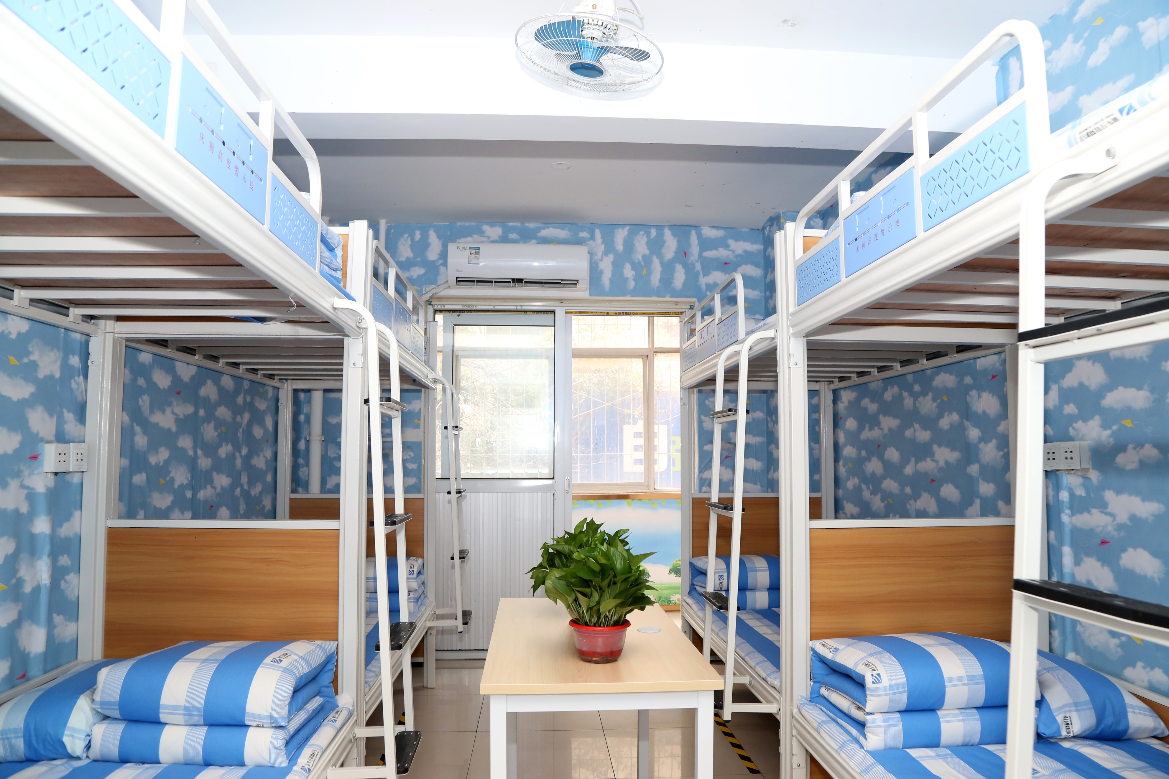 石家庄新华电脑学校,石家庄电子信息学校宿舍什么样