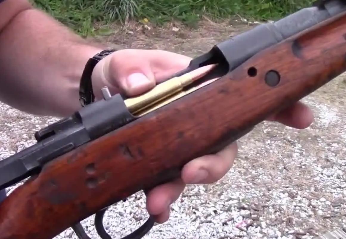 三八大盖步枪子弹能打穿盔甲吗,三八大盖和现代步枪哪个威力大