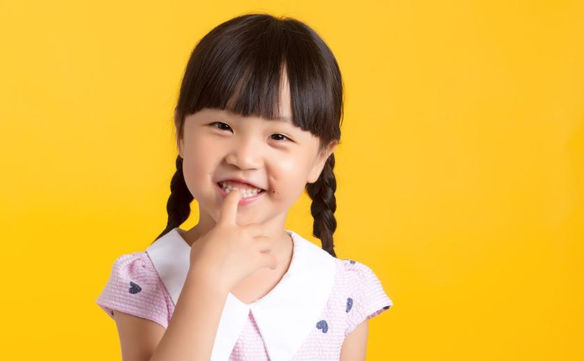 曹姓女孩温柔文静诗意名字,代表文静又聪慧的女孩名字