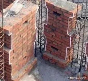 农村自建房三层不打地基,农村自建房三层上面不盖瓦可以吗