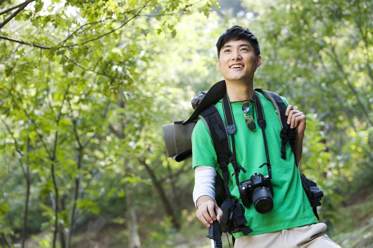 头皮又痒又油还掉发是怎么回事,头皮又油又痒用什么洗发水