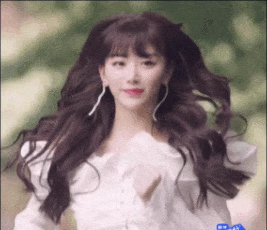 杨幂的头发为什么会秃,杨幂头发变秃了吗