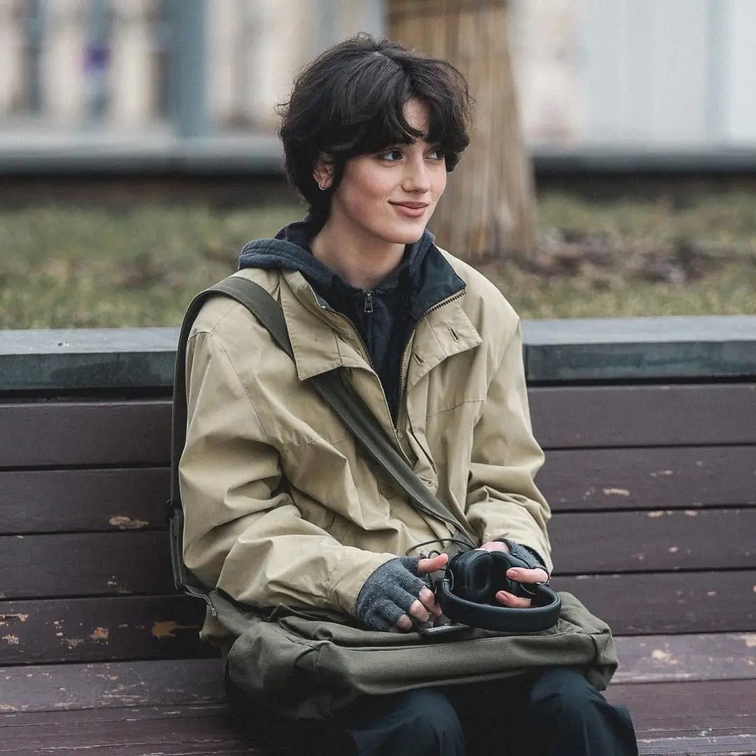 俄罗斯逃课女孩走红,俄罗斯女生被偷拍爆红网络